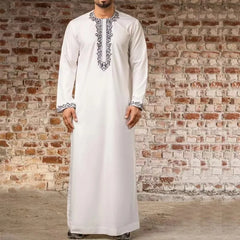 Elegant casual Muslim men's long robe with round neck and long sleeves embroidered with ethnic style Arabic robe